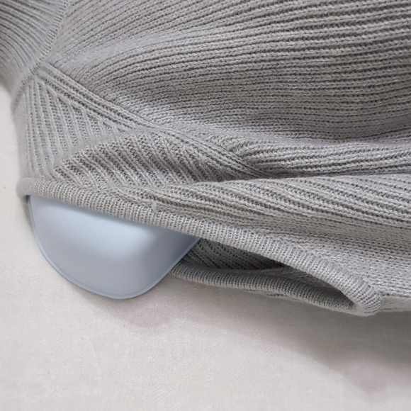 Divided H&M Cloud Grey Ribbed Cold Shoulder Sweater Size Small - Picture 2 of 6